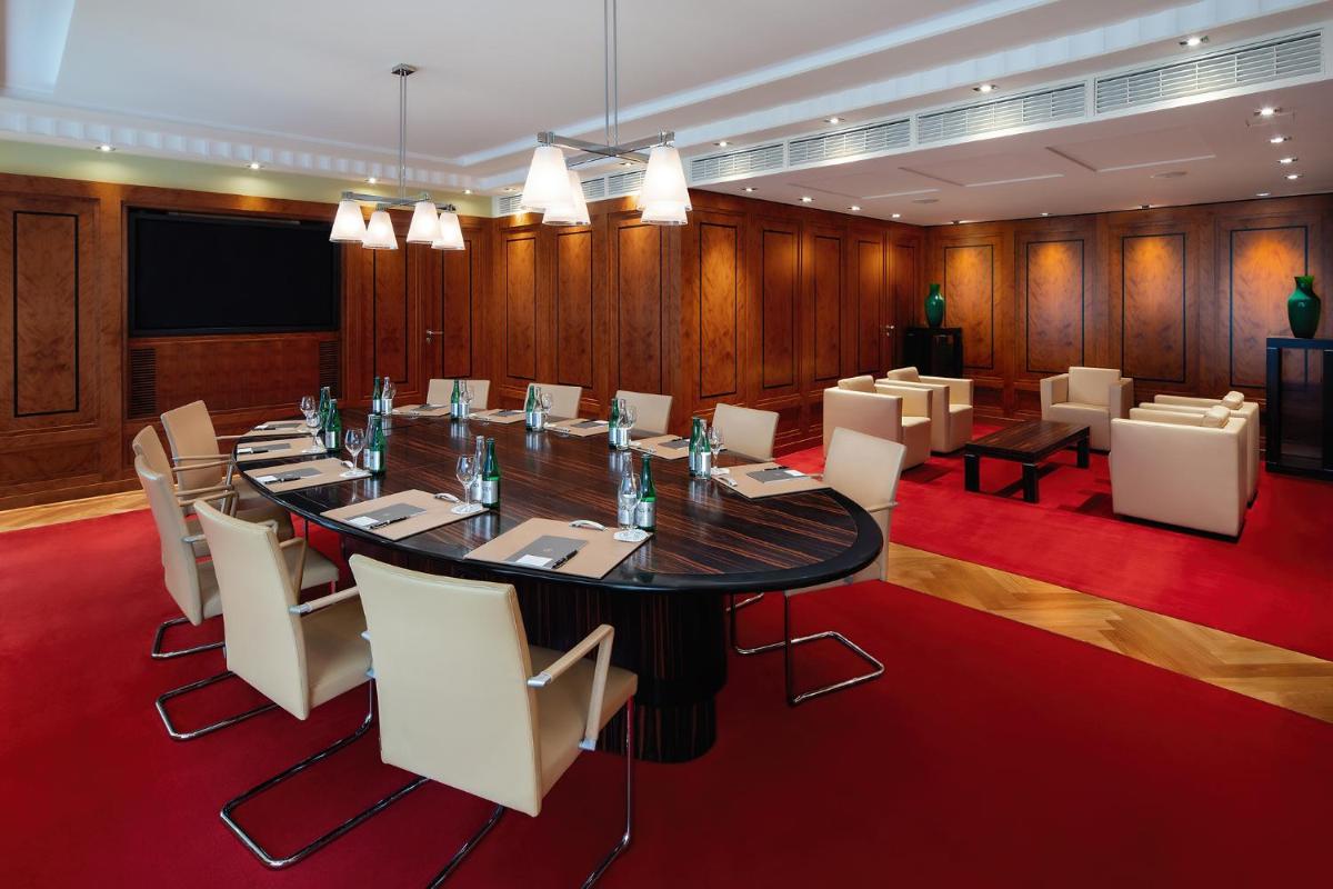 Regent Berlin by IHG