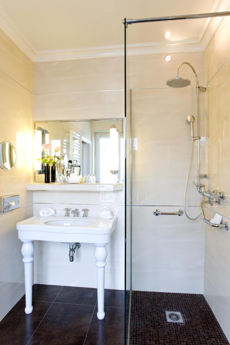 Hôtel Regina Louvre