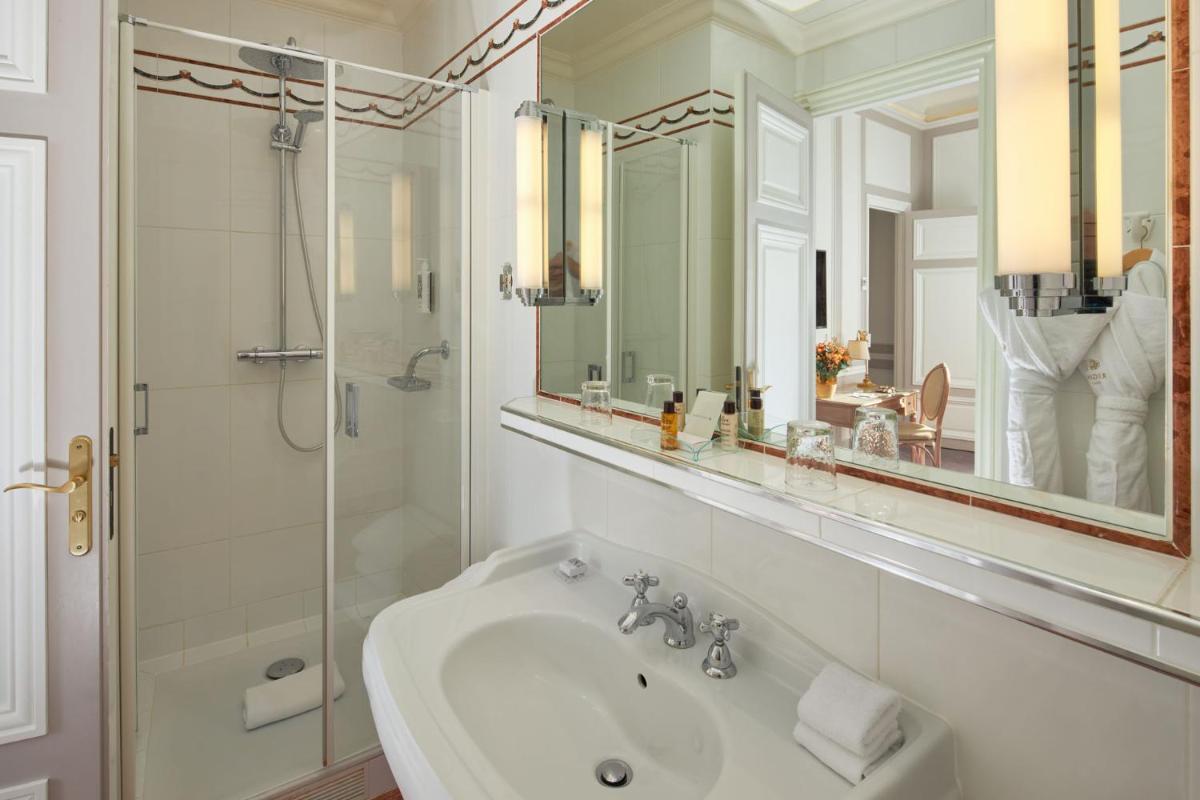 Hôtel Regina Louvre