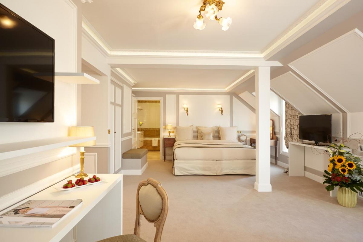 Hôtel Regina Louvre