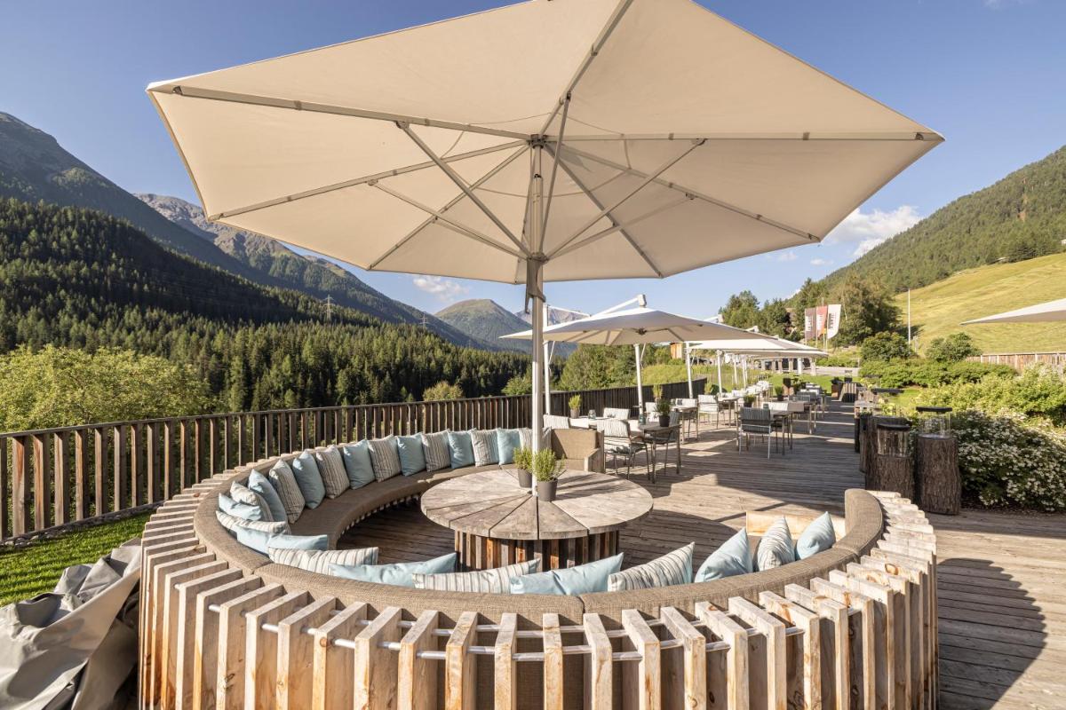Relais & Châteaux IN LAIN Hotel Cadonau