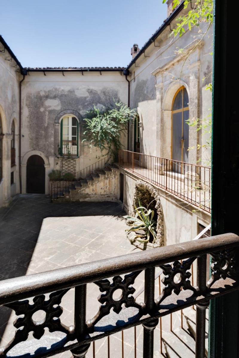 Castello Di Caccuri Suites