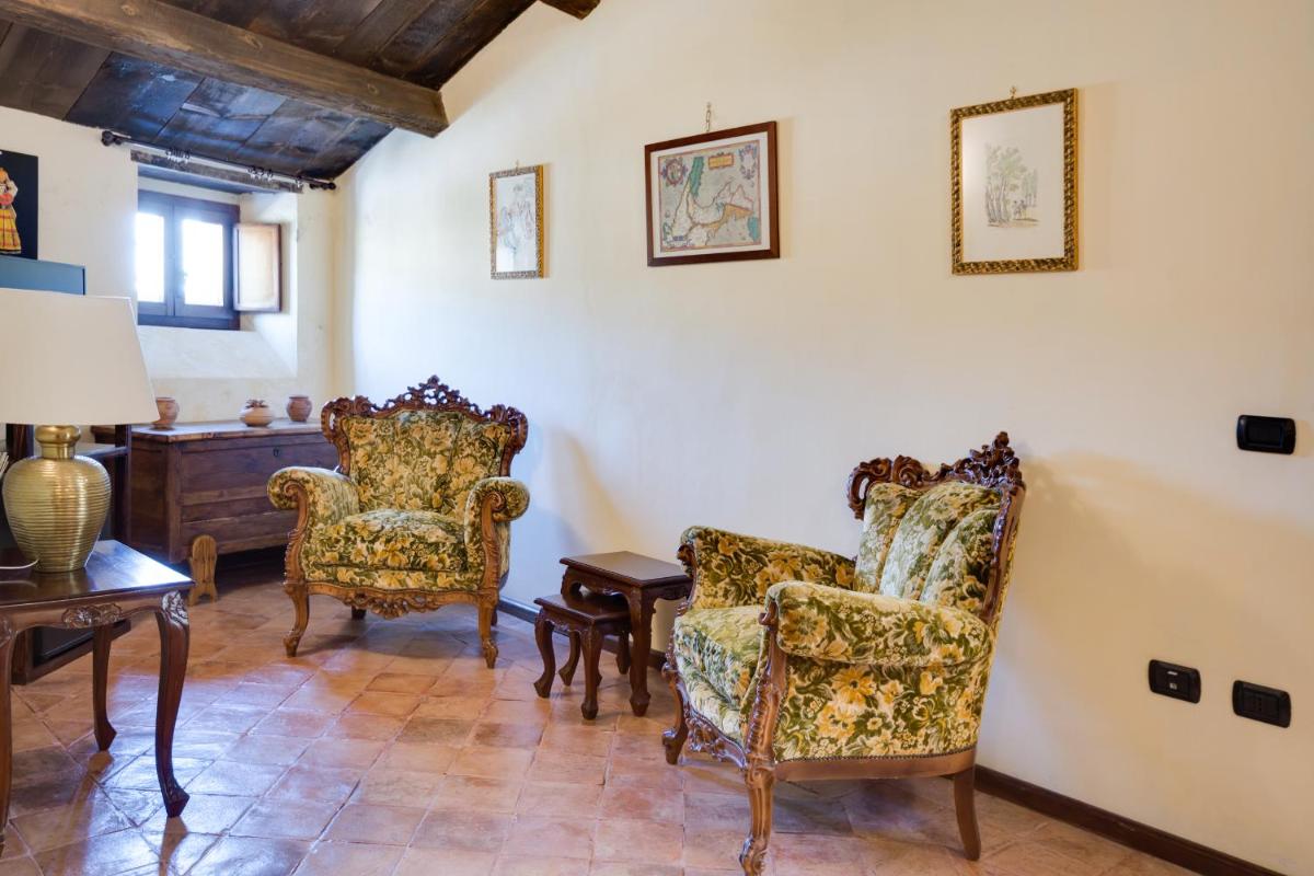Castello Di Caccuri Suites