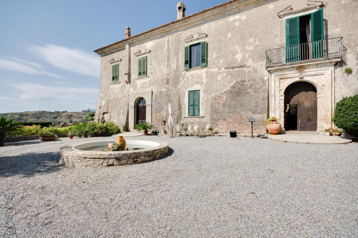 Castello Di Caccuri Suites