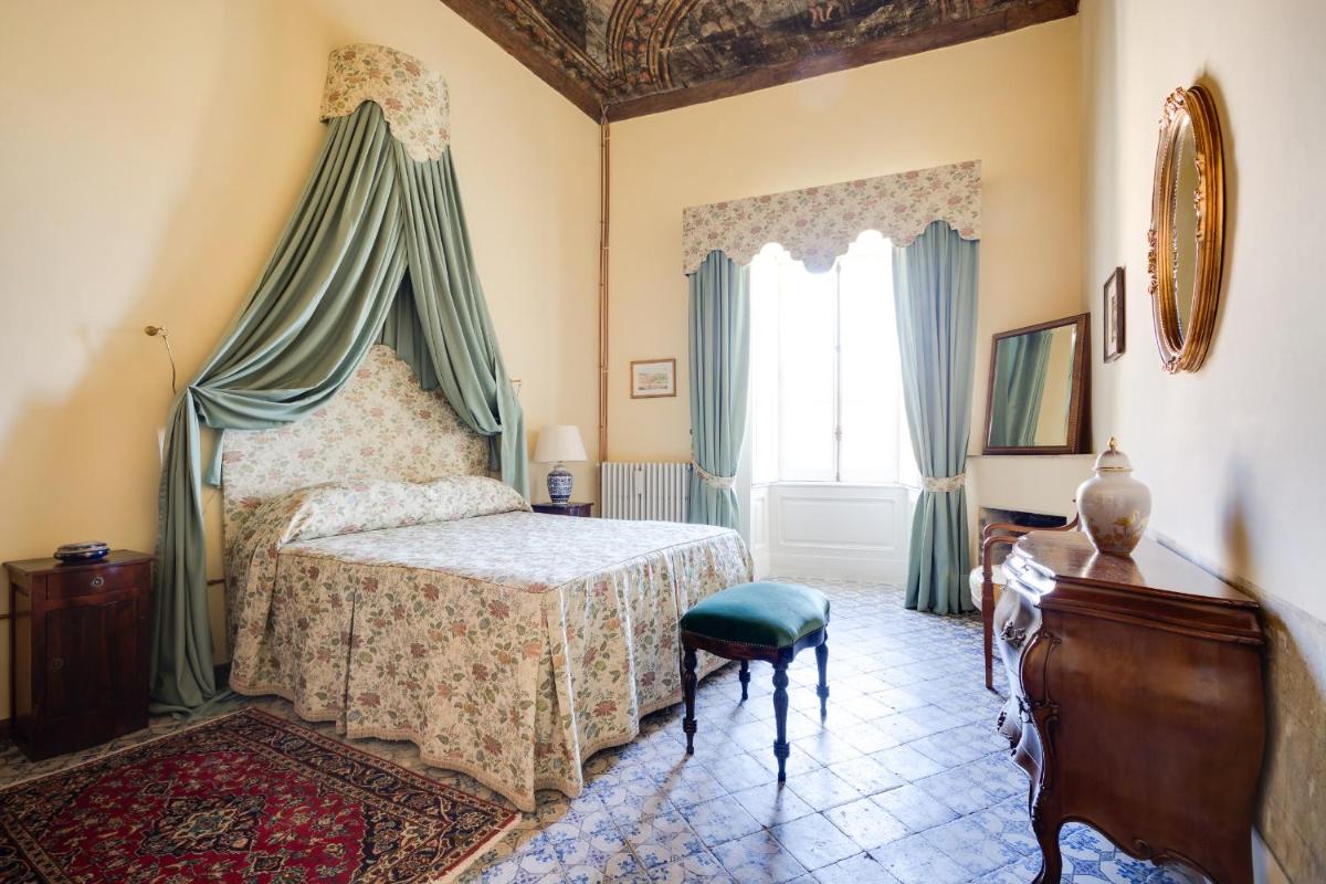 Castello Di Caccuri Suites