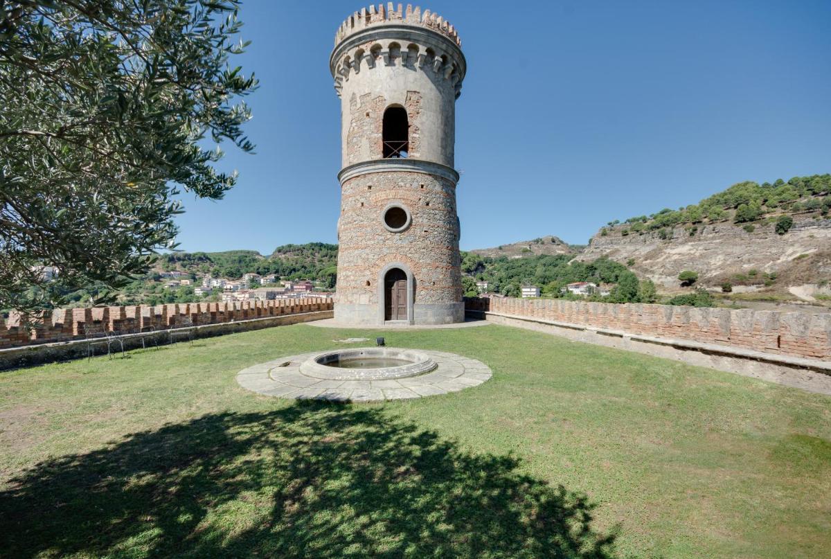 Castello Di Caccuri Suites