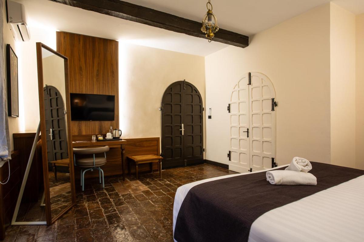 La Loggia Historic Resort