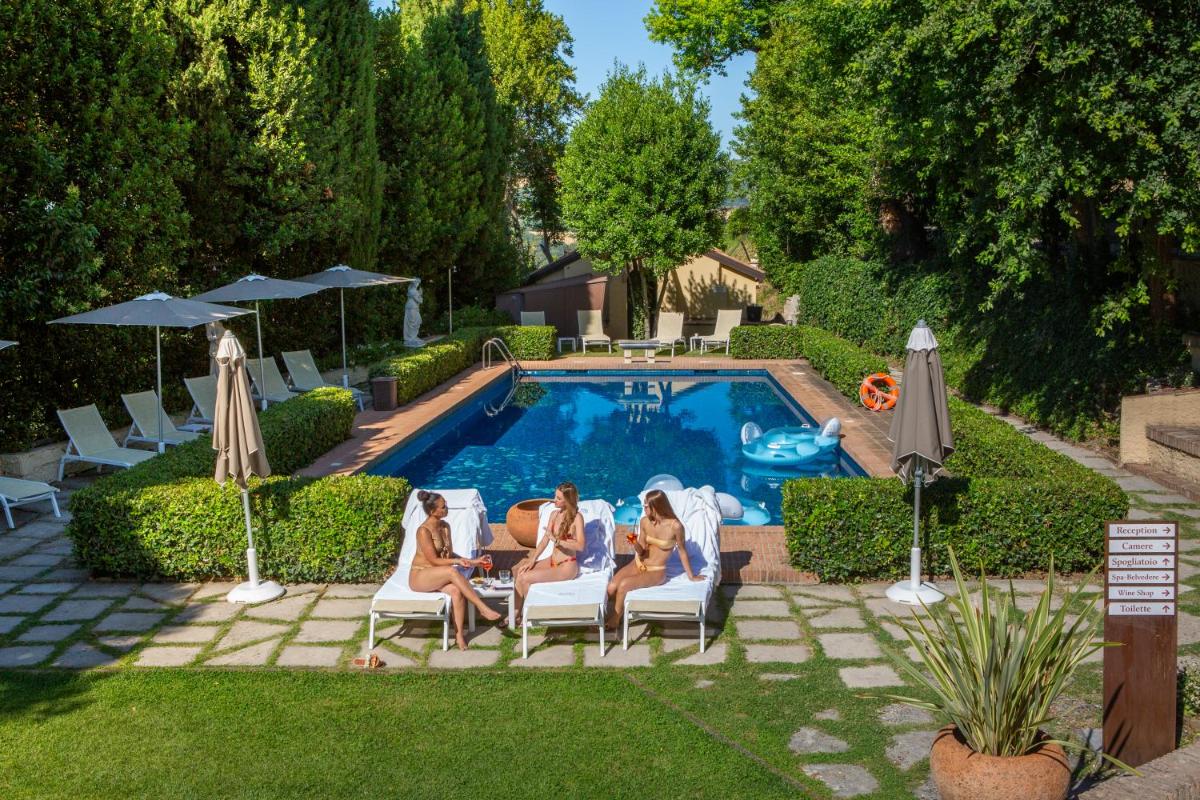 La Loggia Historic Resort