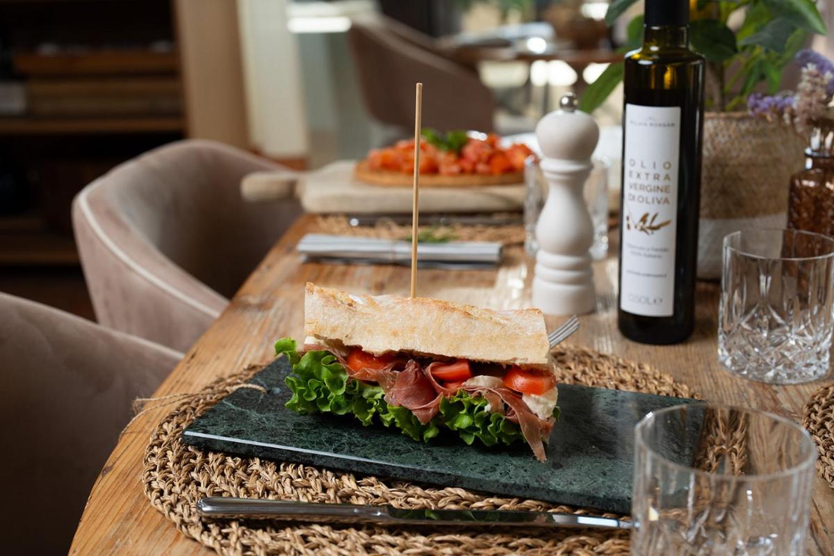 Relais Rossar Boutique Hotel Garda & Hills