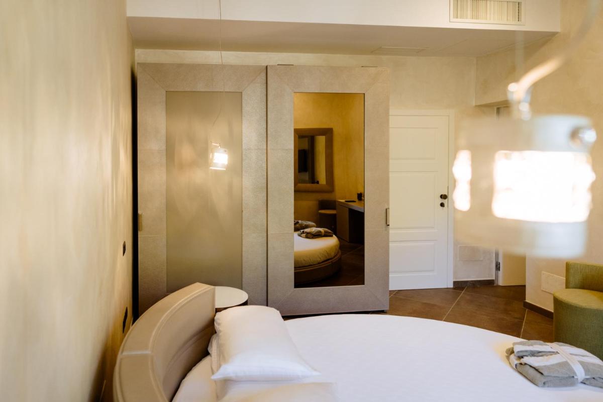 Faro di Punta Fenaio - Caletta Privata