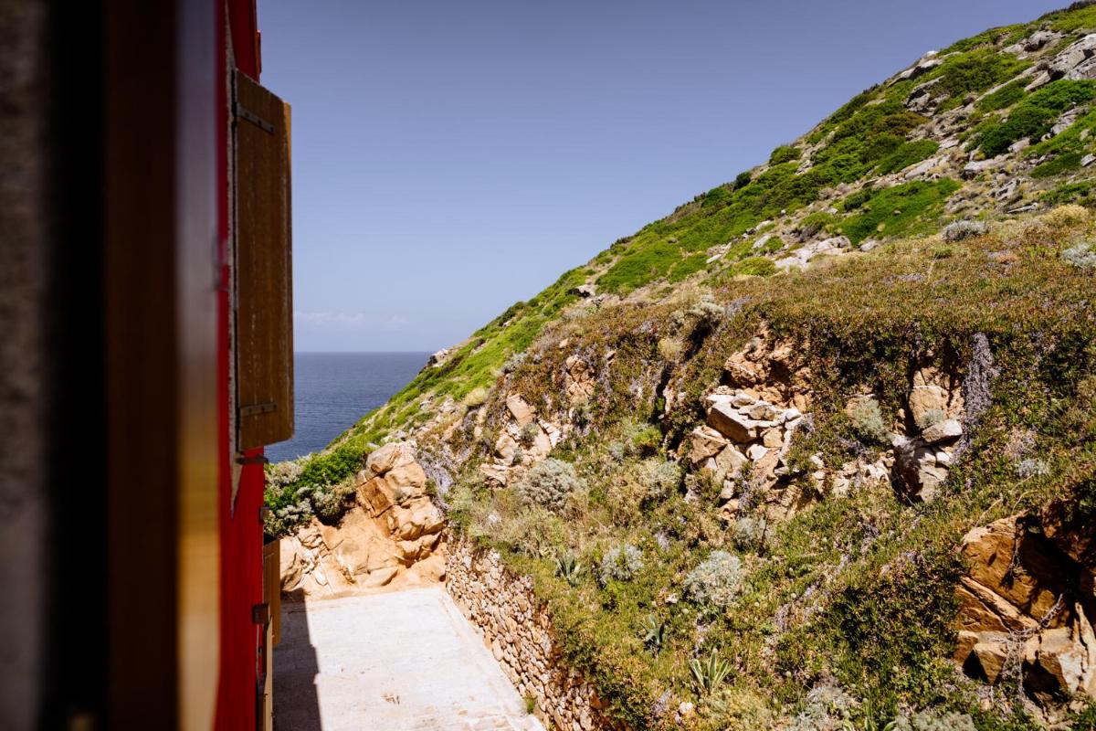 Faro di Punta Fenaio - Caletta Privata