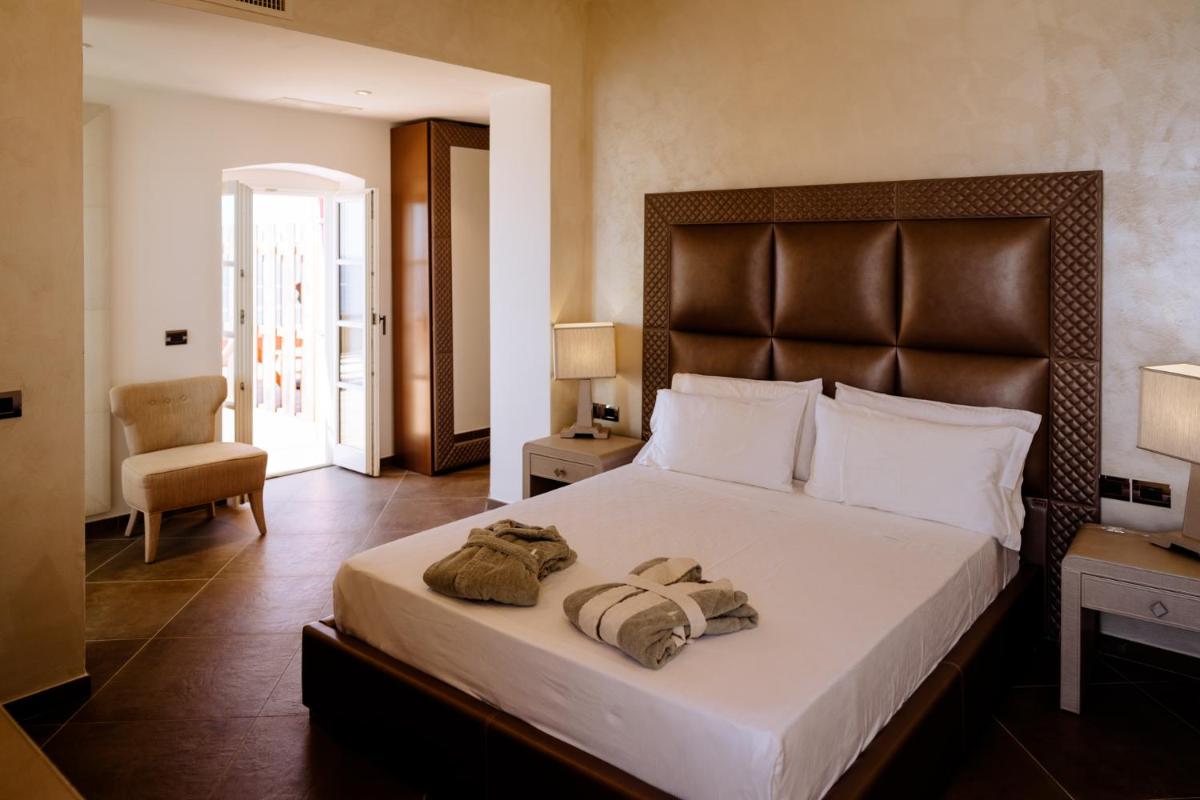 Faro di Punta Fenaio - Caletta Privata