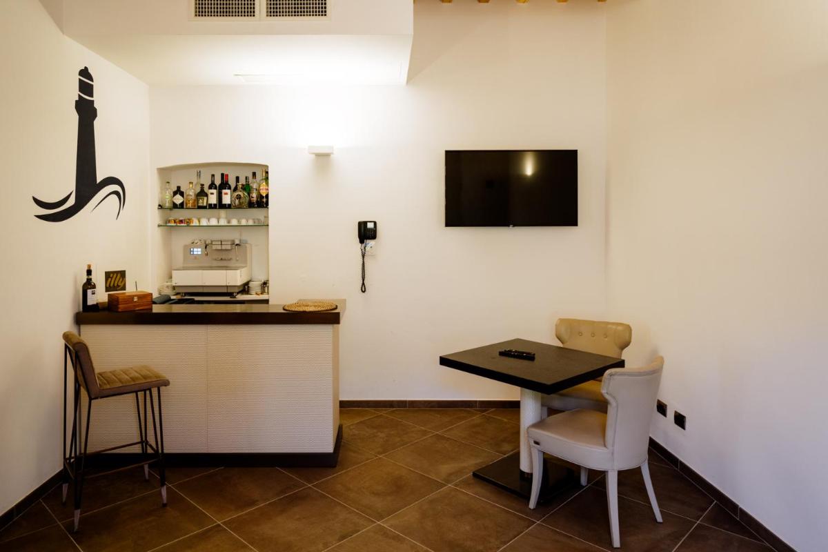 Faro di Punta Fenaio - Caletta Privata