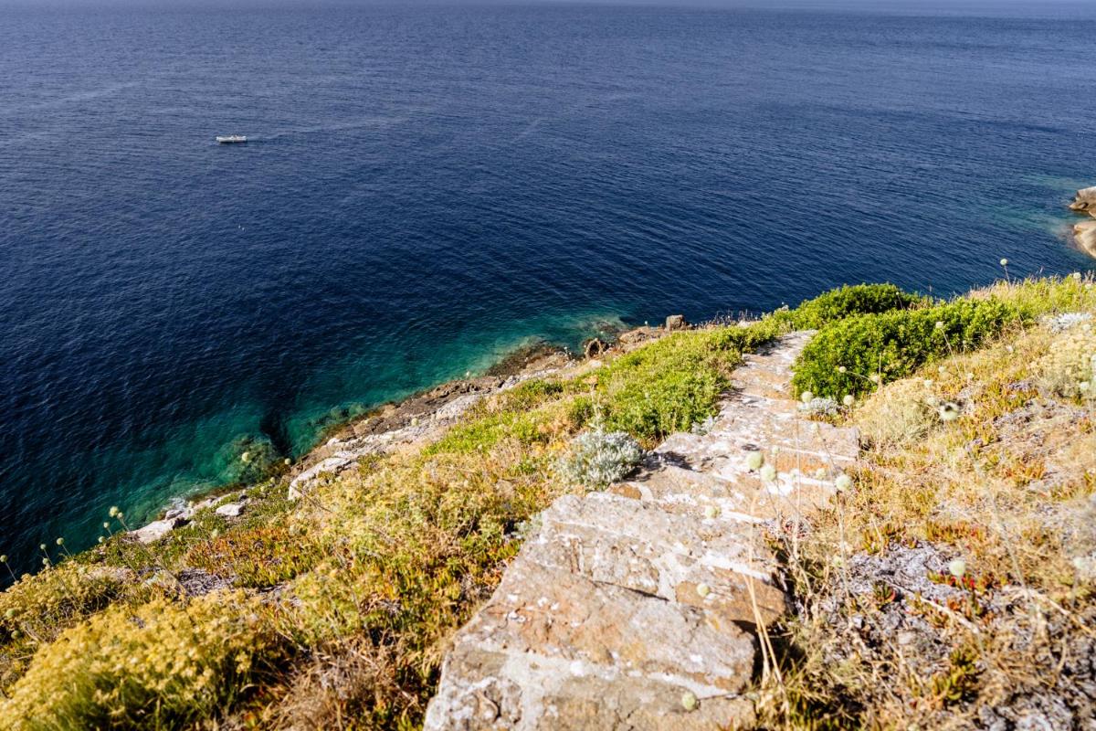 Faro di Punta Fenaio - Caletta Privata