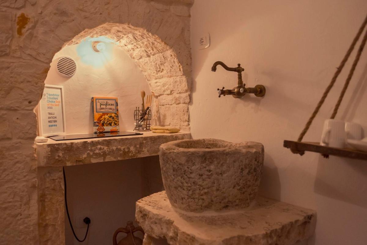 Trulli diffusi de La Corte dell'Astore I Trulli Antichi Mestieri