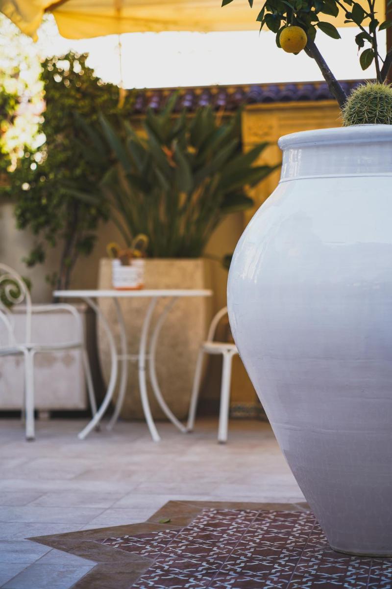 RIAD Comfort Rooms