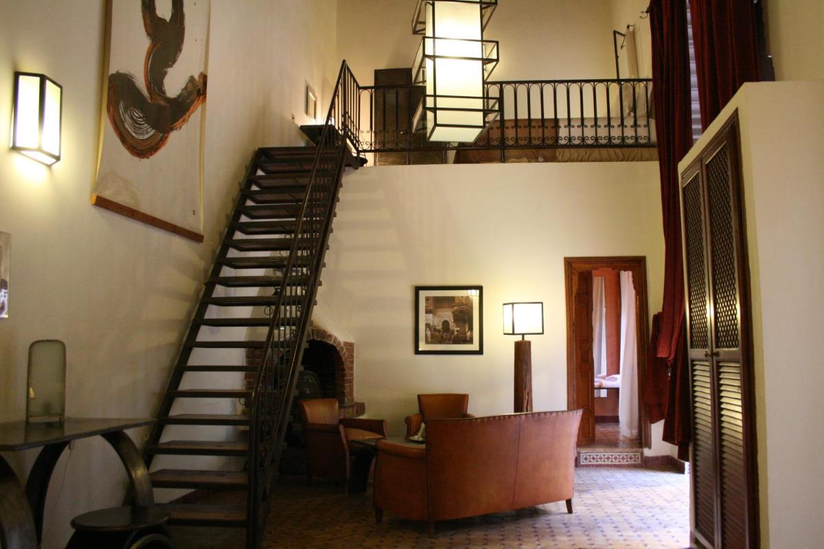 Riad Laaroussa
