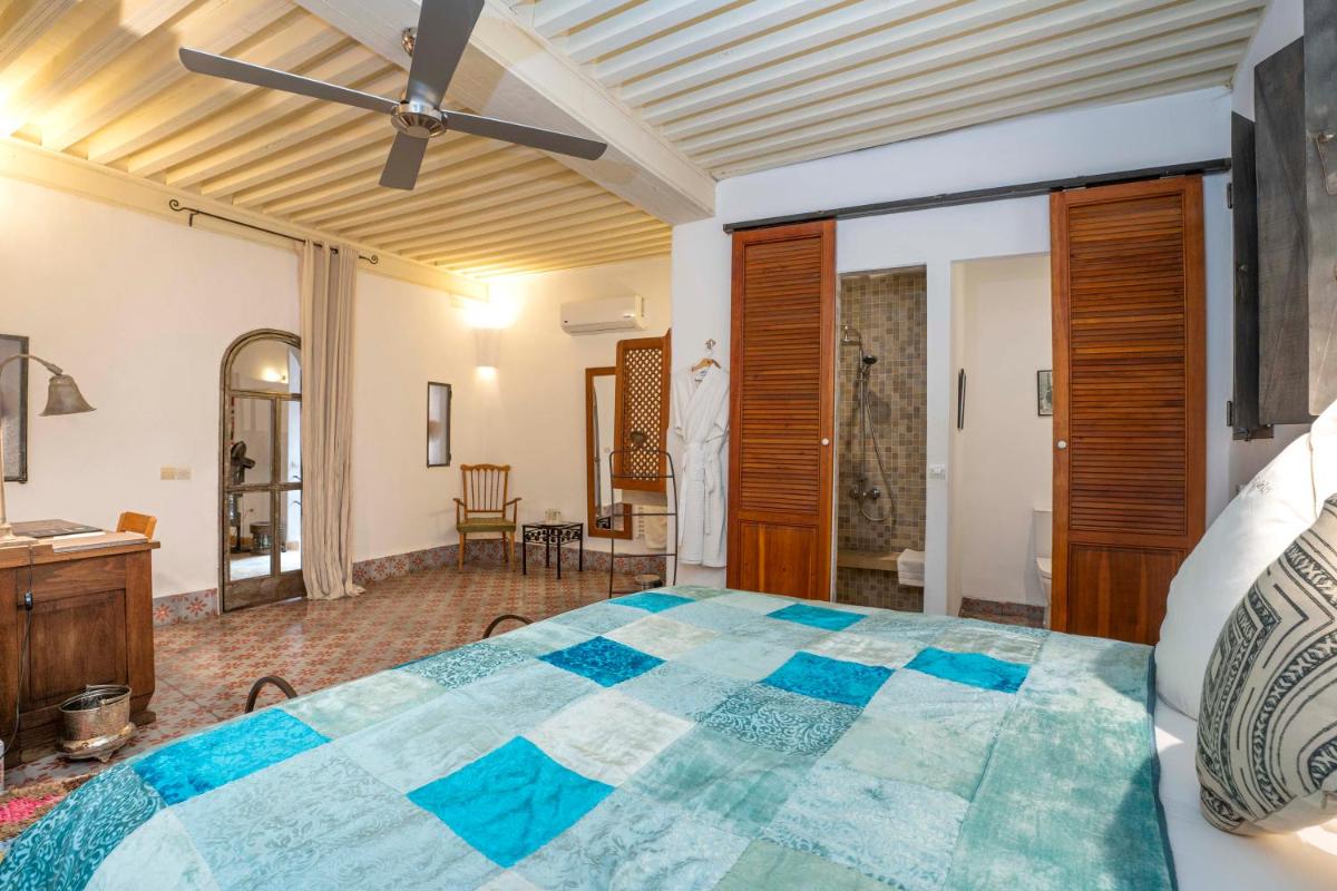 Riad Laaroussa