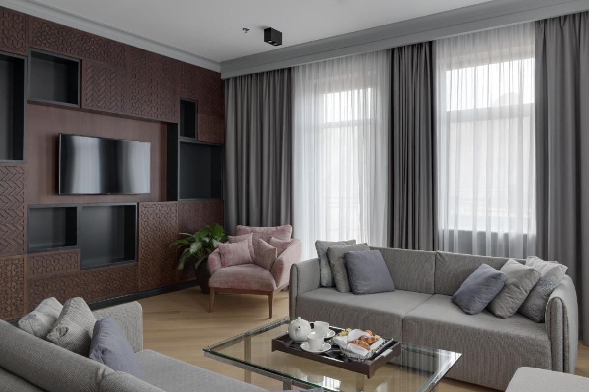 Riviera House