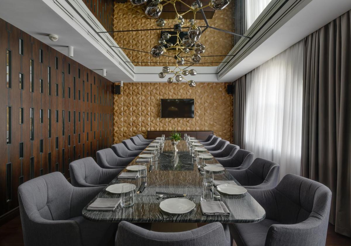 Riviera House