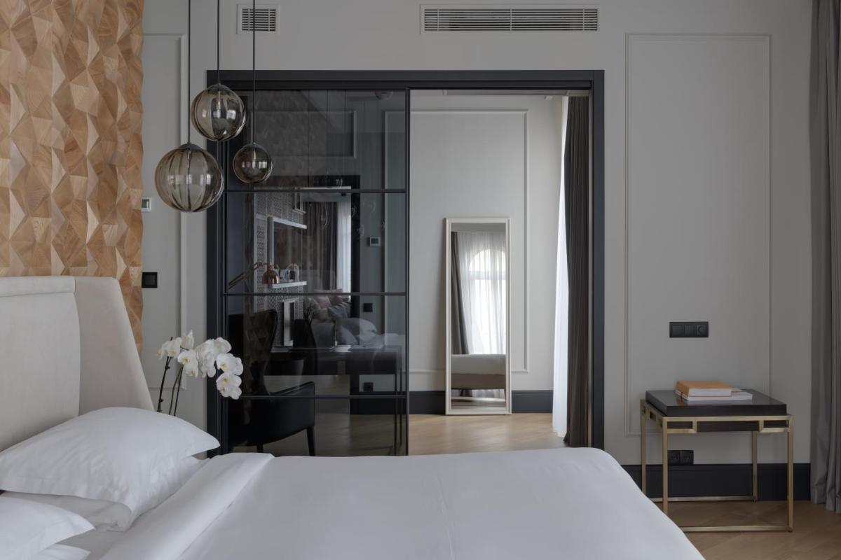 Riviera House