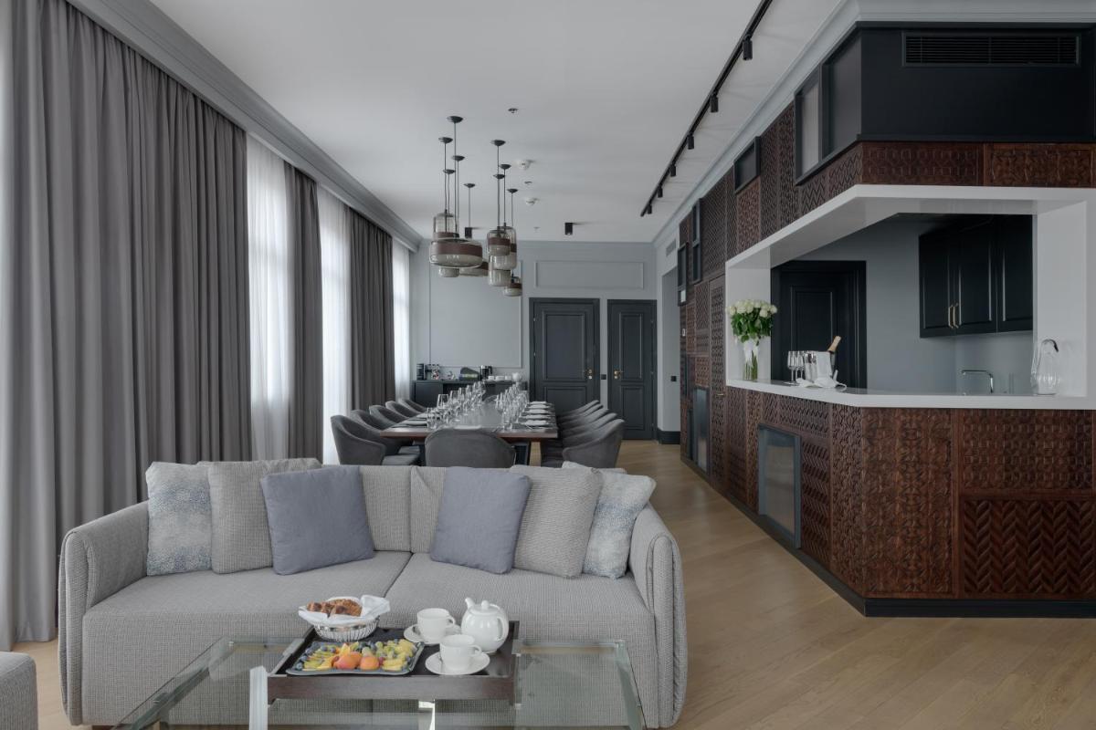 Riviera House