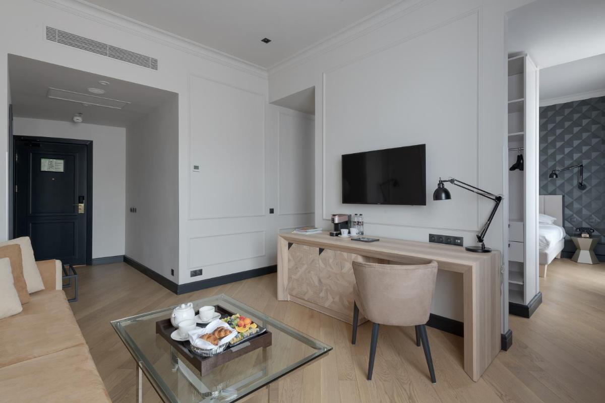 Riviera House