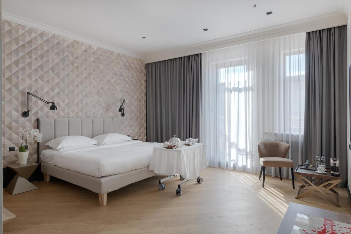 Riviera House