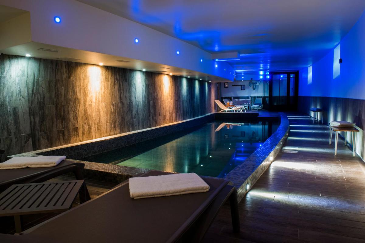 Rock Noir & Spa