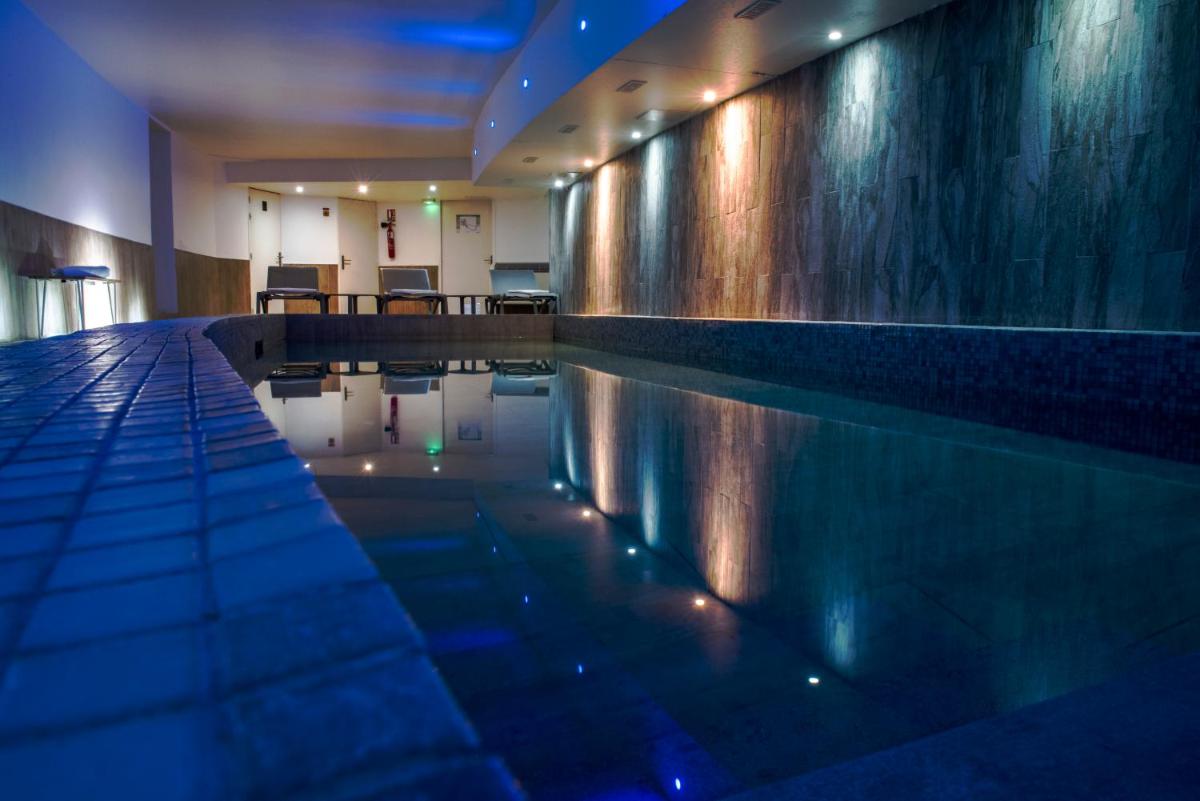 Rock Noir & Spa