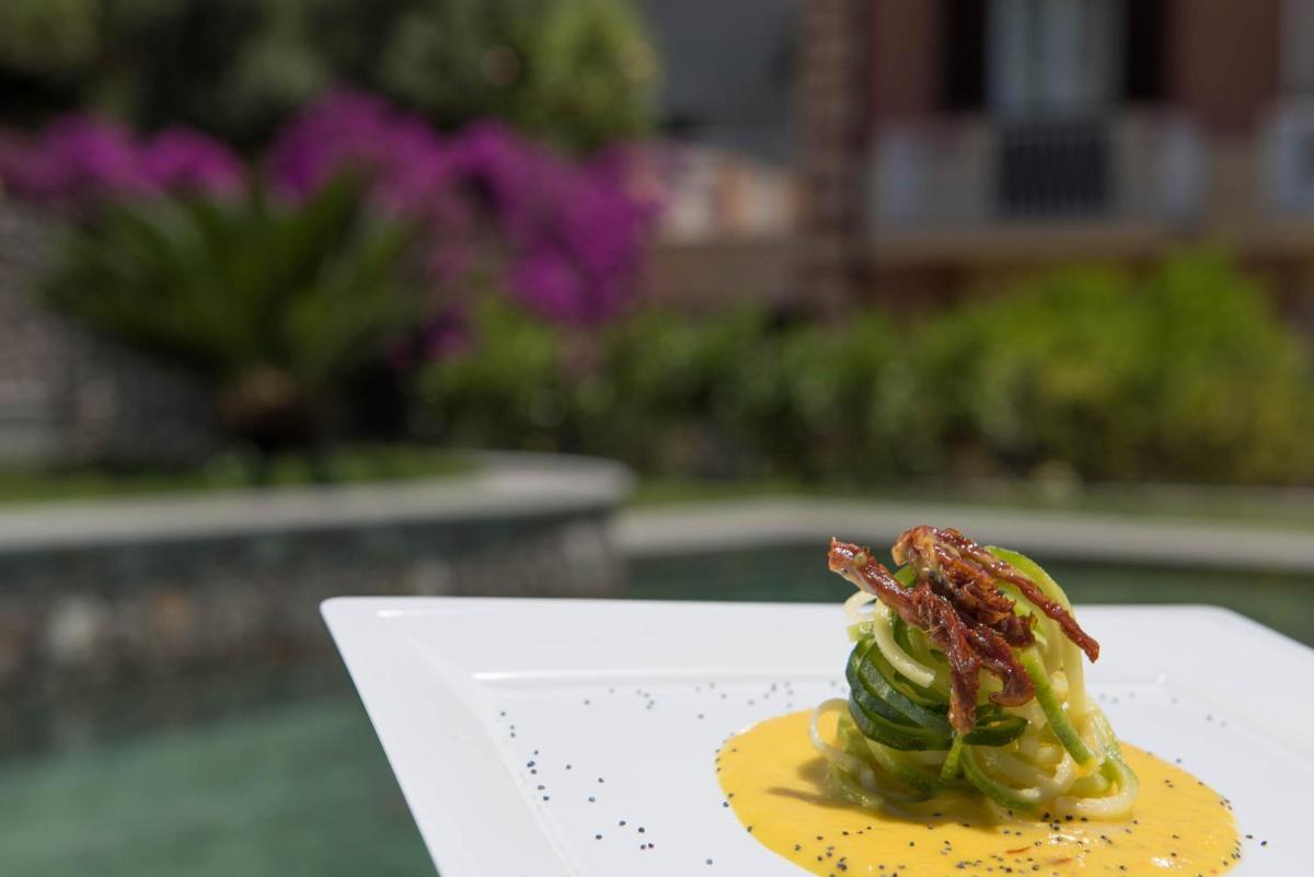 Romantic Hotel & Restaurant Villa Cheta Elite