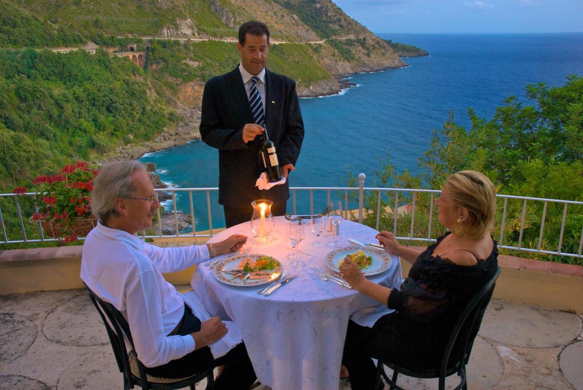 Romantic Hotel & Restaurant Villa Cheta Elite