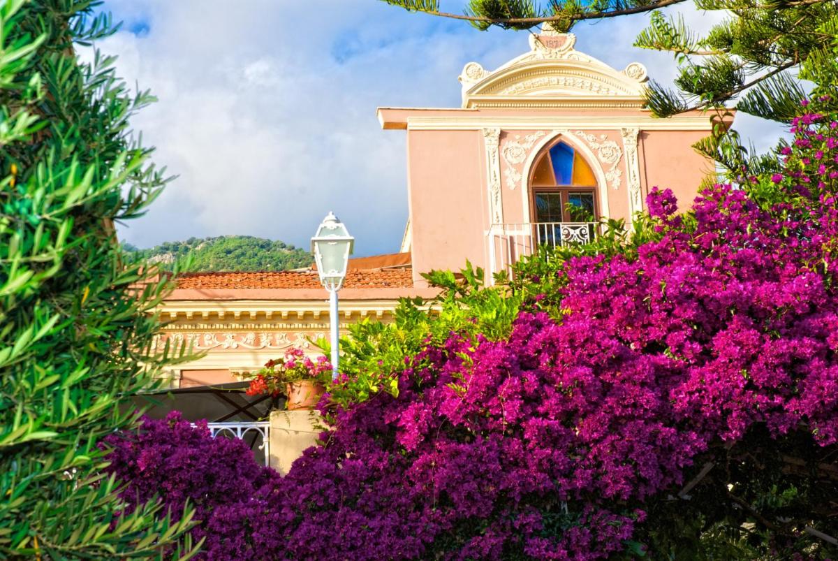 Romantic Hotel & Restaurant Villa Cheta Elite