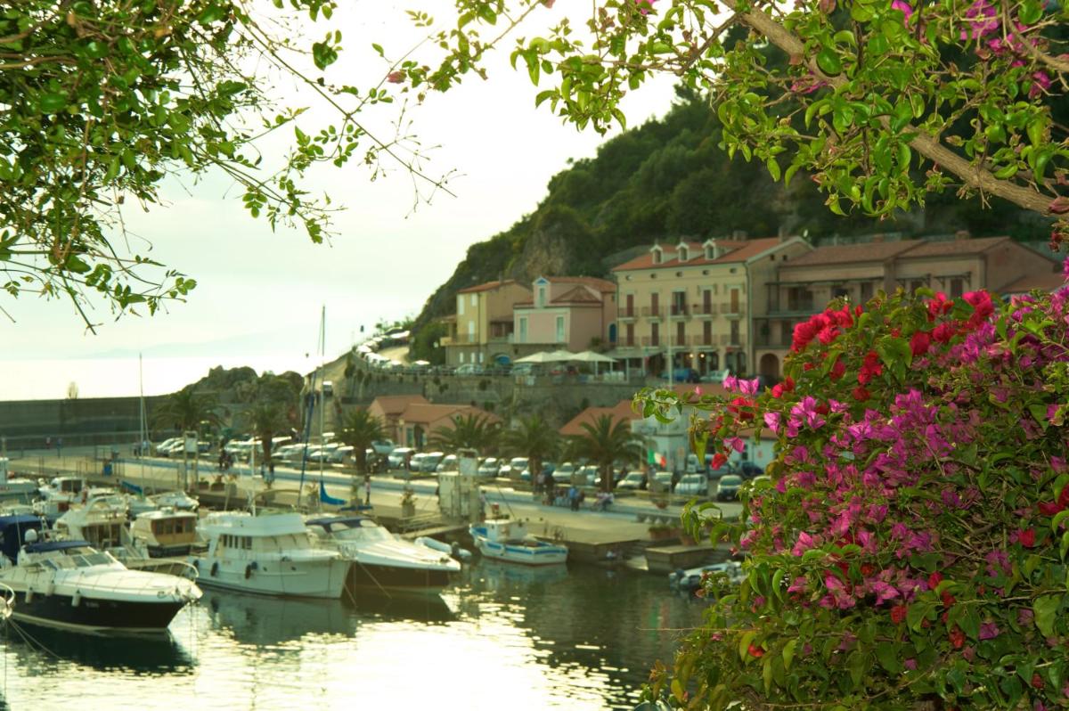 Romantic Hotel & Restaurant Villa Cheta Elite