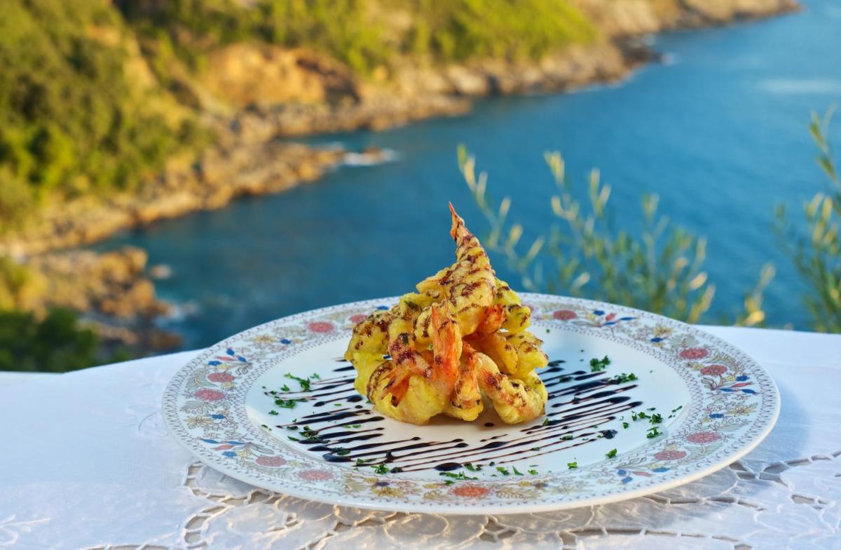 Romantic Hotel & Restaurant Villa Cheta Elite