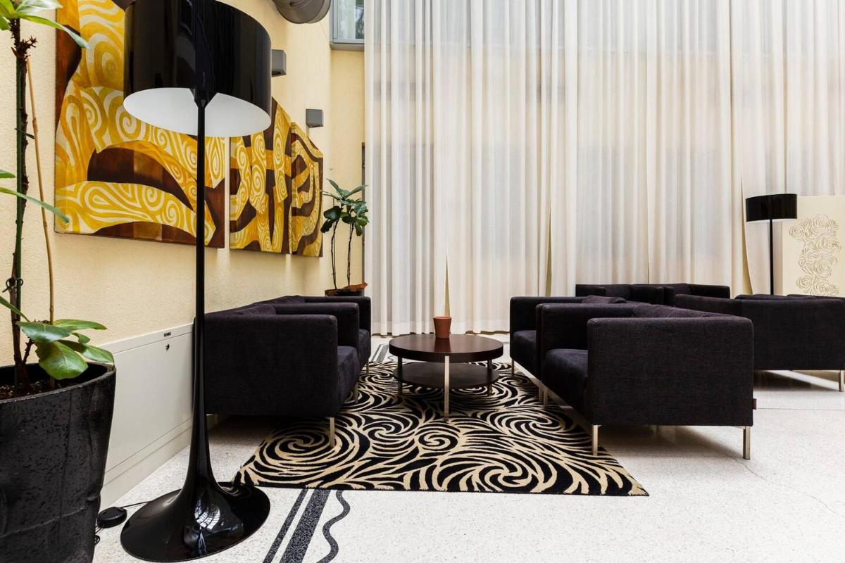 Roset Hotel & Residence