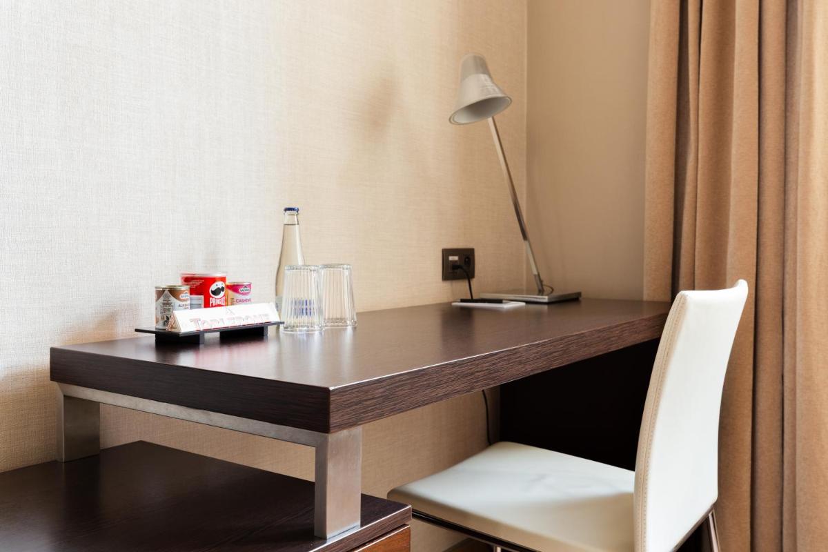 Roset Hotel & Residence