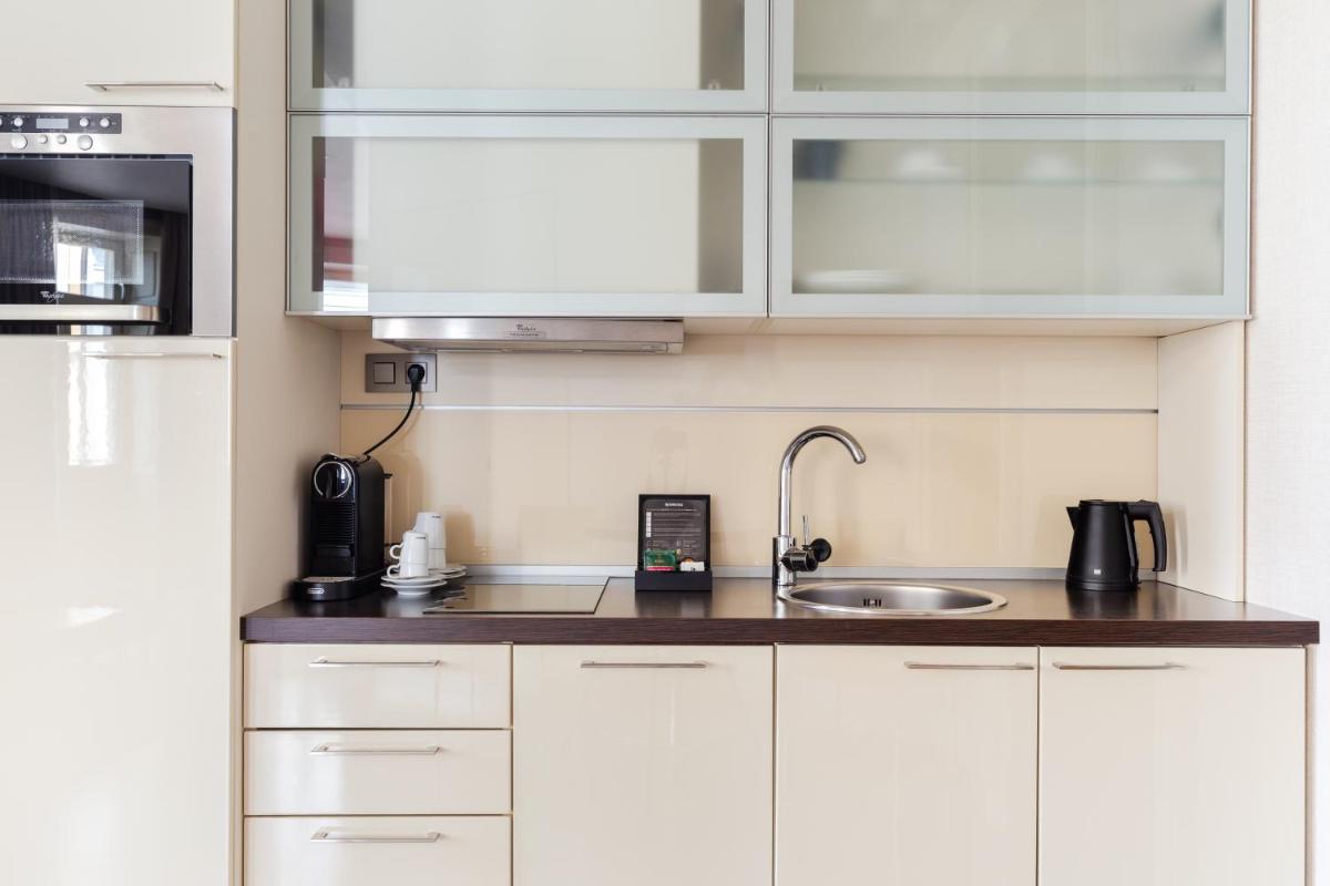 Roset Hotel & Residence