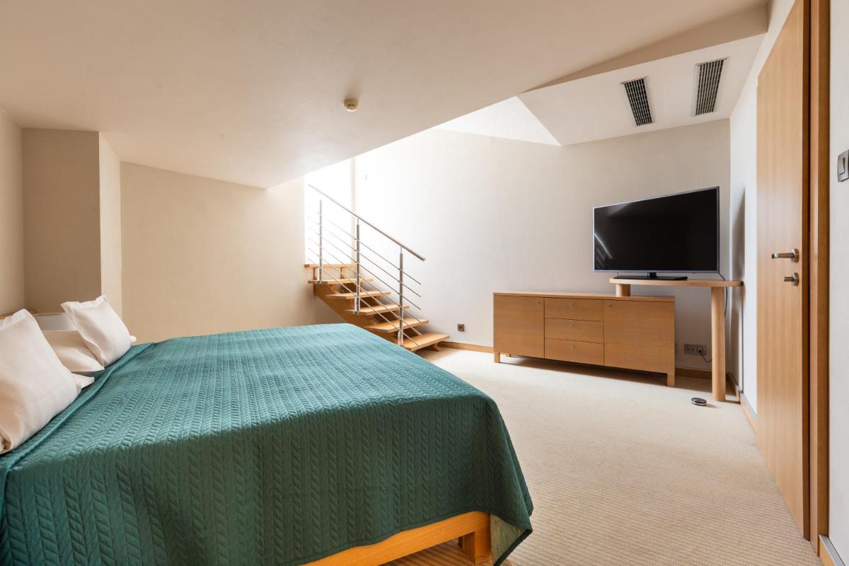 Roset Hotel & Residence