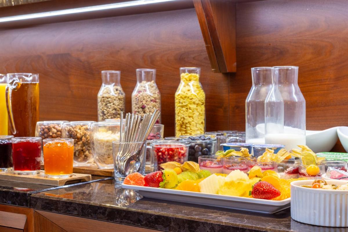 Roset Hotel & Residence