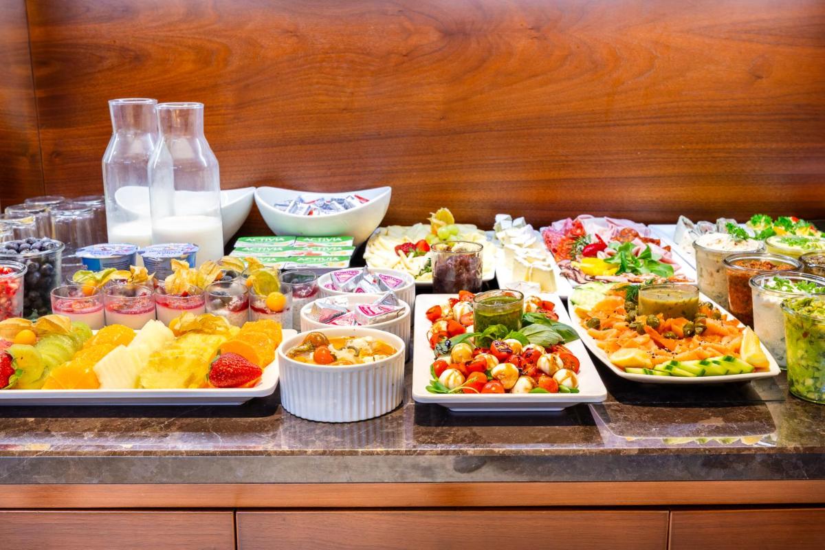 Roset Hotel & Residence