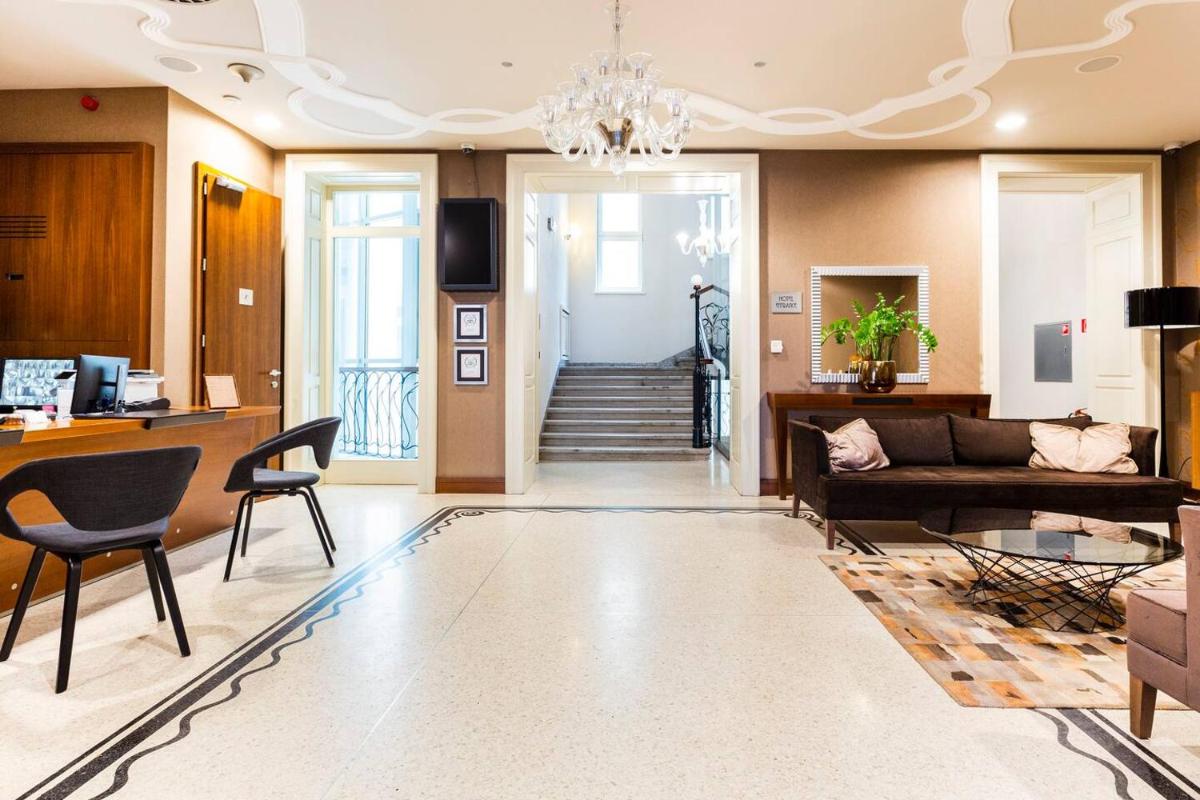 Roset Hotel & Residence