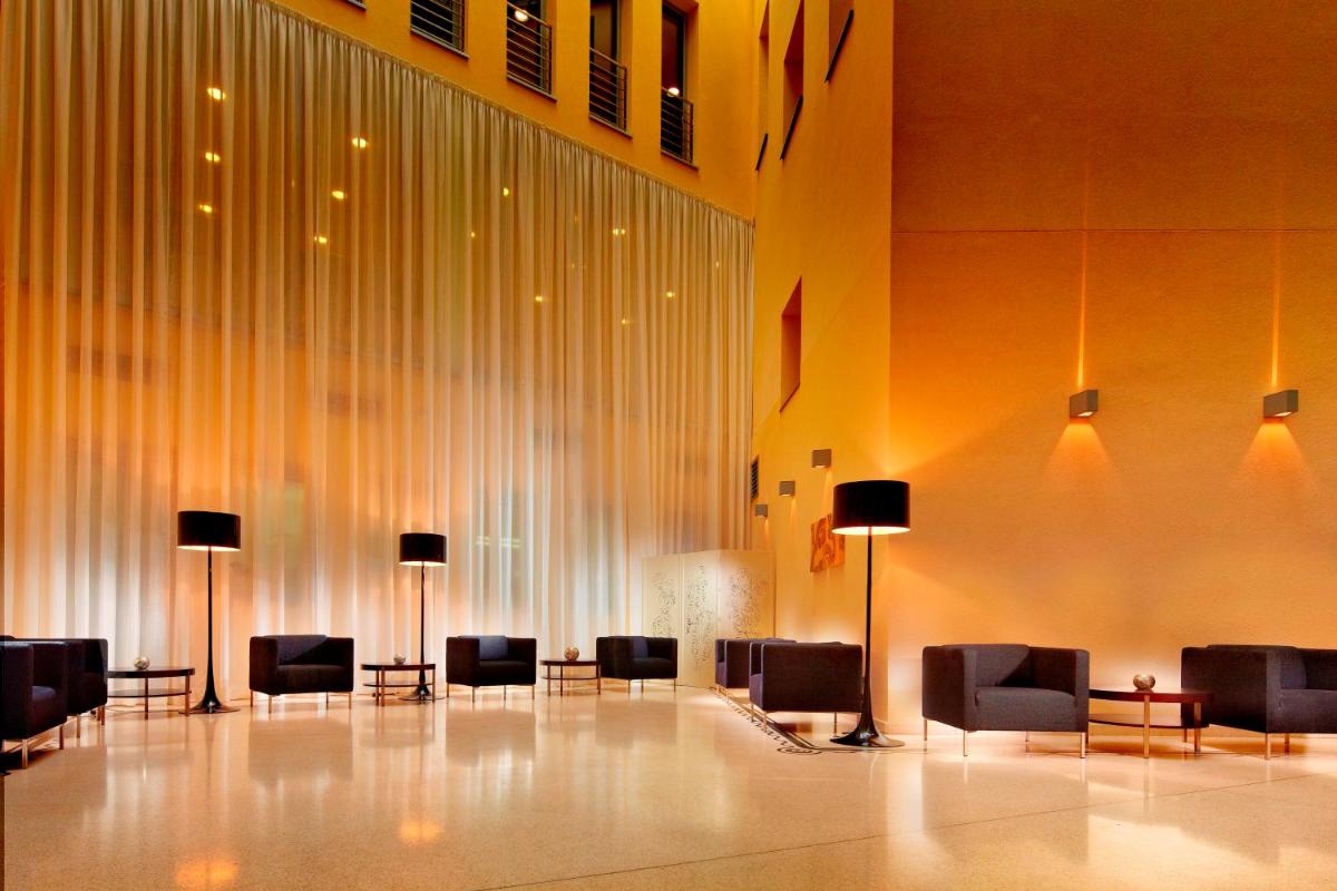 Roset Hotel & Residence