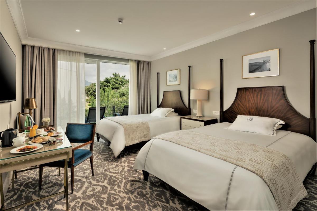 Royal Blue Hotel