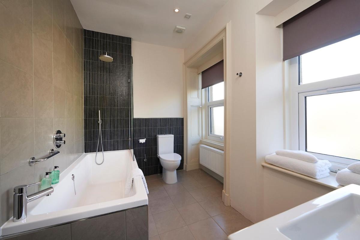 Royal Golf Hotel, by Highland Coast Hotels