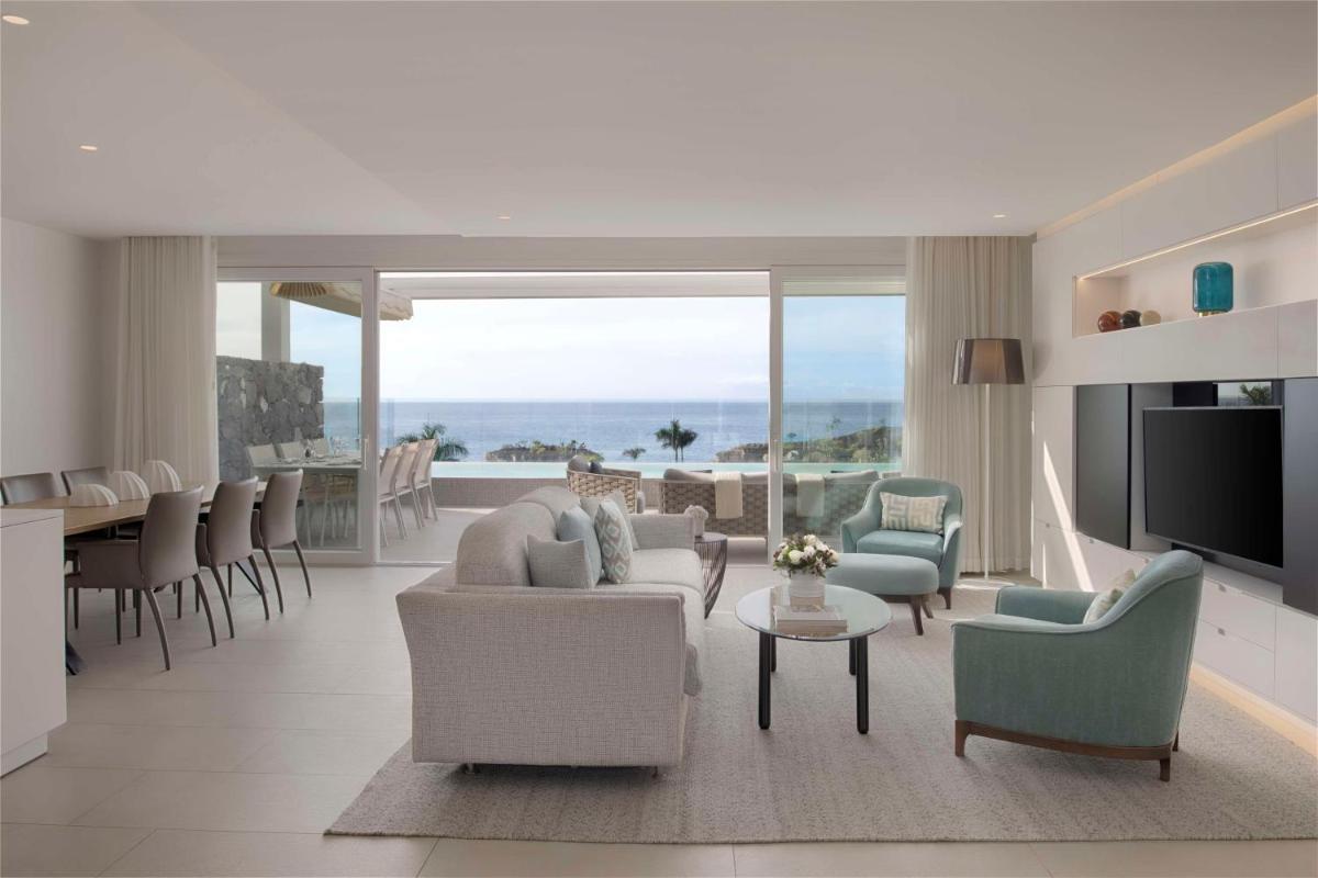 Royal Hideaway Corales Suites