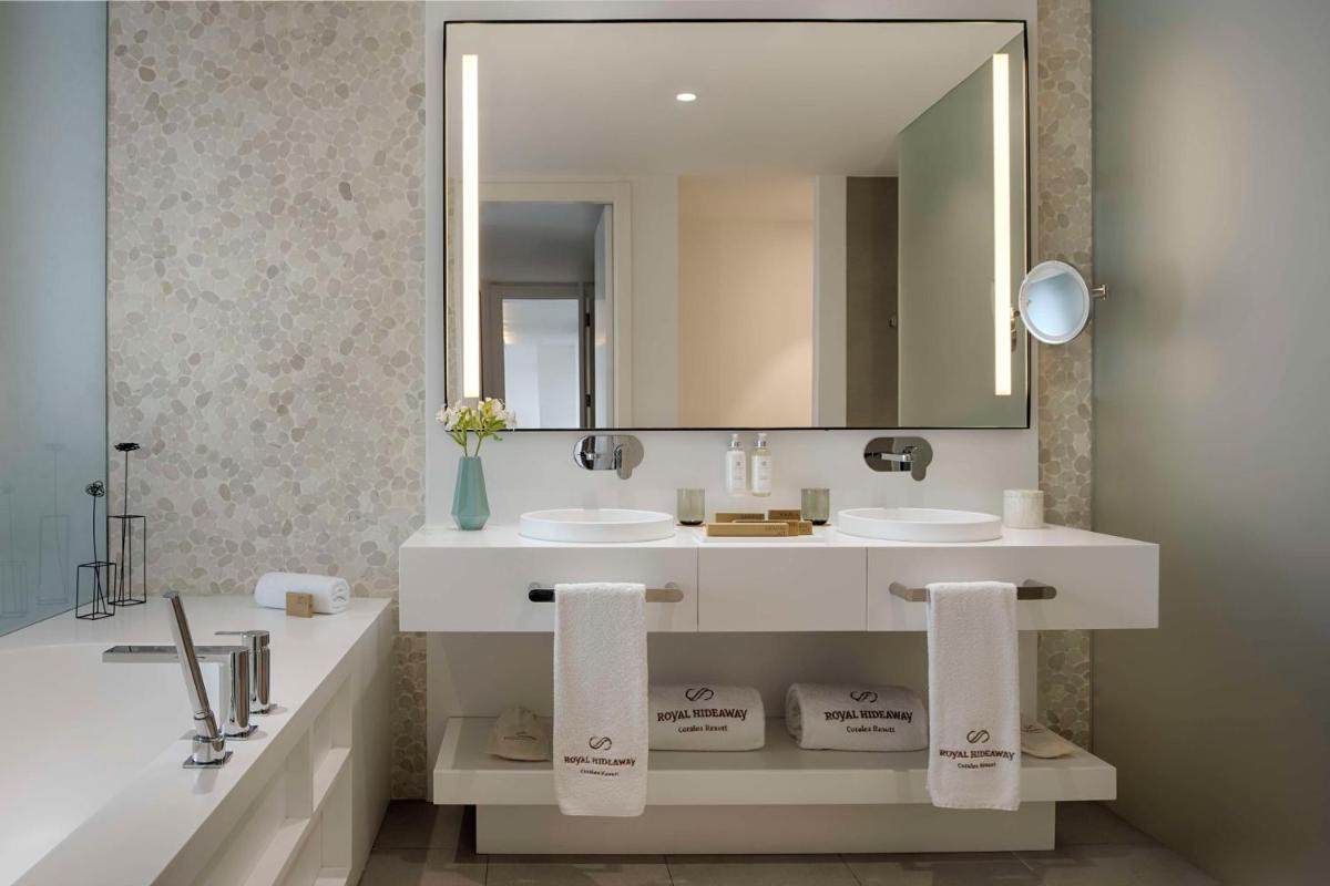 Royal Hideaway Corales Suites