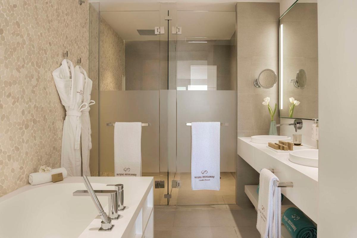 Royal Hideaway Corales Suites