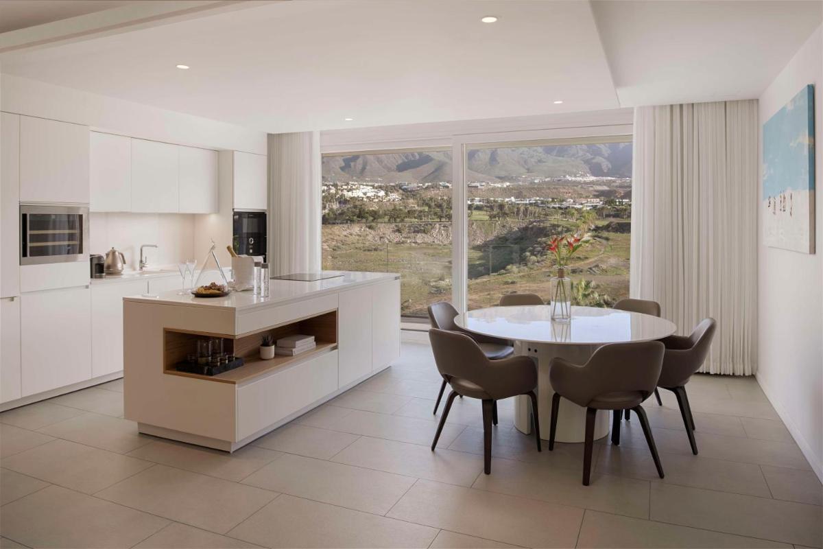 Royal Hideaway Corales Suites