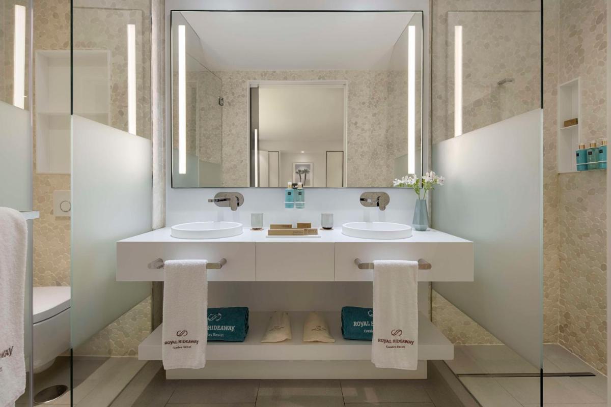 Royal Hideaway Corales Suites